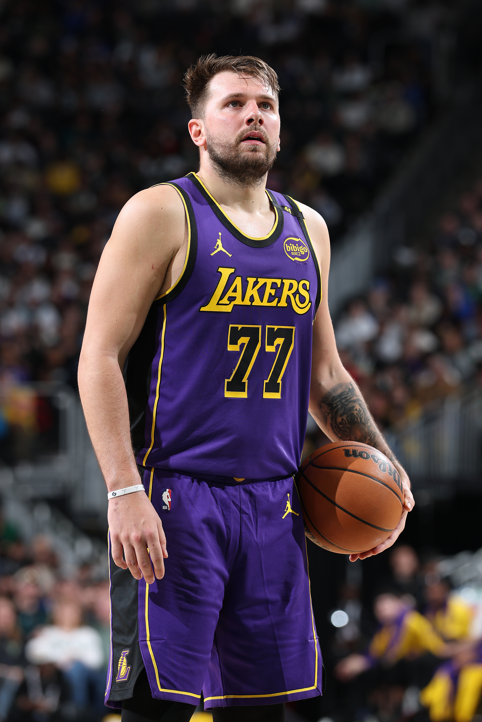 美媒：艾顿表示东契奇如今身体状态极佳，并惊叹于他的体能储备