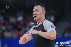 篮协官方:今夏组织裁判前往欧洲联赛学习 考量未来公布执裁情况