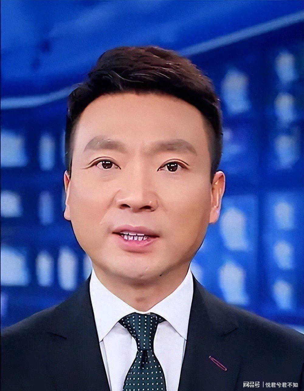 “央视一哥”康辉：丁克一辈子，却在四十六岁的一通电话让他后悔